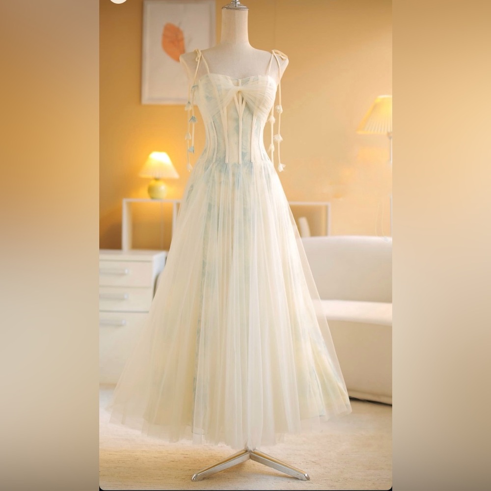 Elegant Cream Tulle Evening Gown